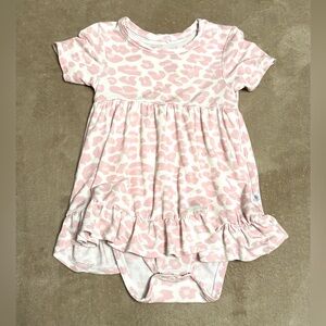 Posh peanut twirl bodysuit in pink leopard